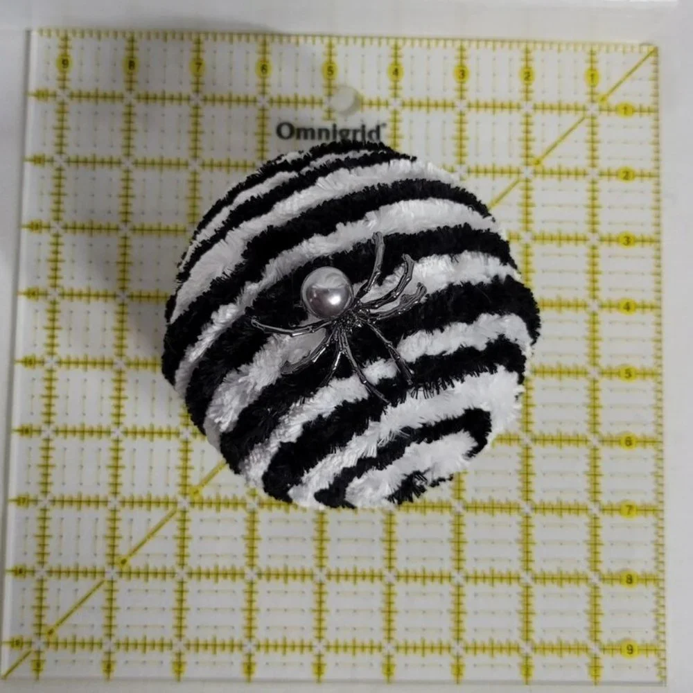 Decorative Yarn‎ Halloween Ball with Spider